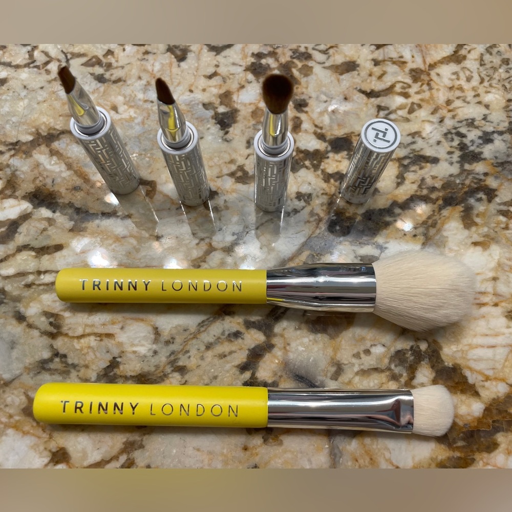 Trinny London T-Kit( 3 in1), Conceal/Eye Contour T-Brush & Blush/Bronzer T-Brush